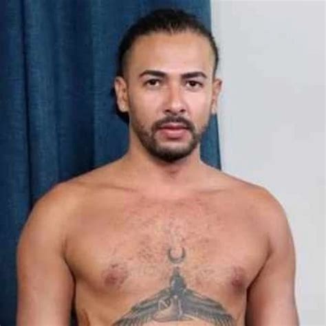 King Sized Cuban Dick Gay Amateur Amateur Porn Feat Andrew Connor By FapHouse XHamster