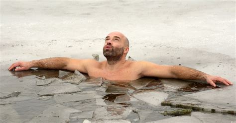 Vosges Prendre Un Bain Dans Le Lac Gel De Bouzey Sanchey Une Id E