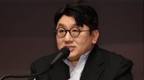 Sempat Berupaya Akuisisi SM Entertainment Bang Si Hyuk Minta Maaf