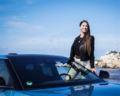 Lexie Alford: «Μην περιμένεις τη σωστή στιγμή για το ταξίδι. Απλά ξεκίνα»