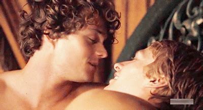 Thumbs Pro Famousmeat Will Tudor Finn Jones Kiss Naked In Game Of