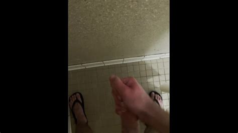 大学寮のシャワーでカミング Pornhub Gay