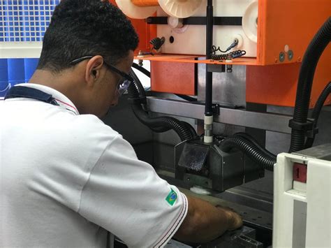 Ferramenteiro O Que Faz - Curso De Ferramenteiro No Senai - RETOEDU