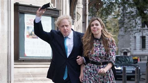 Boris Johnson Carrie Symonds - Boris Johnson y su novia Carrie Symonds, padres de un niño ...