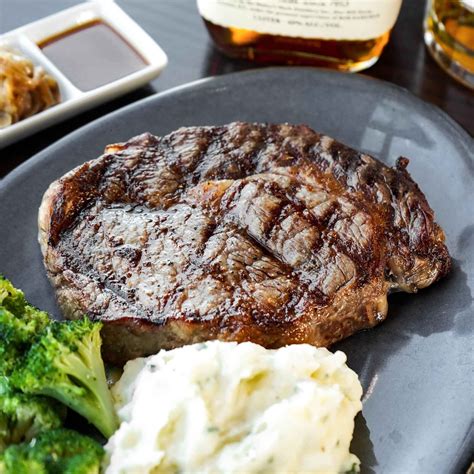 Wagyu & Whisky | Burtons Grill & Bar