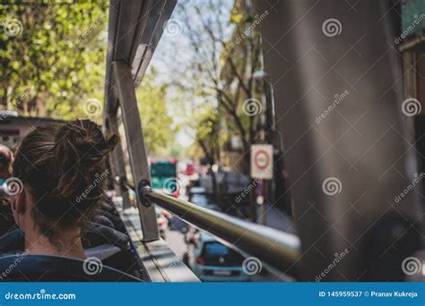 Un Sistema De Turistas En Un Autob S Tur Stico Fotograf A Editorial