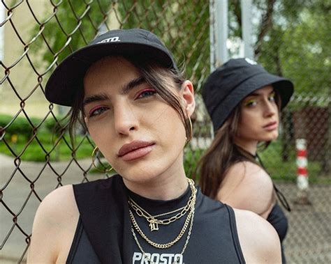 Prosto.com - Autentyczny styl i miejski charakter