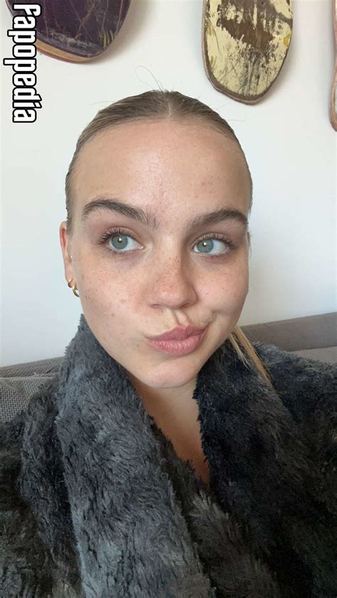 Emma Brooks Nude Leaks Photo Fapopedia