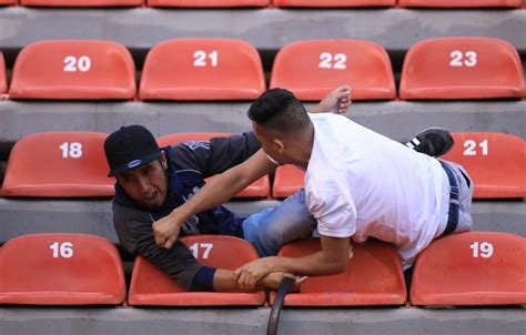 Nuevo episodio de violencia en el fútbol mexicano Foto 18 de 28