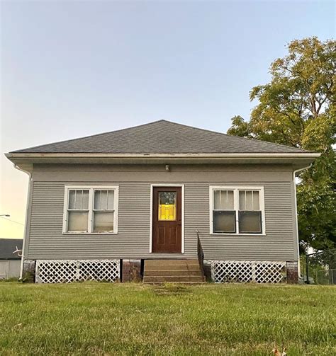 803 W 9th St, Boone, IA 50036 - See Est. Value, Schools & More