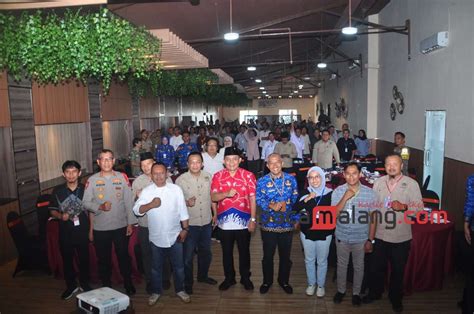 Pembukaan Ukw Angkatan Pwi Malang Raya Di Hotel Aria Gajayana