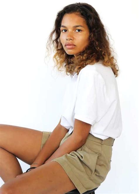 9 Hot Sexy Helena Howard Bikini Pics