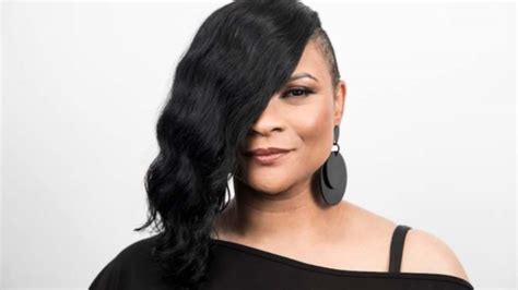 revealing  mystery  singer gabrielle  covers  eye