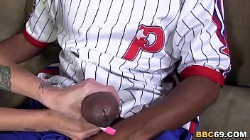 La tetona Joslyn James engaña con una polla negra XVIDEOS