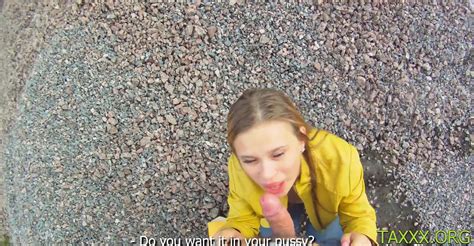 Charming Brunette Damsel Alice Marshall Gets Orgasm Serpente Edita