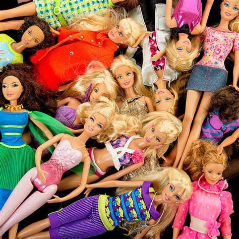 CHOQUEI on Twitter HOJE Há exatos 64 anos a primeira boneca Barbie