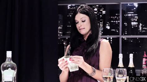 Jessica Valentino Ha Un Incontro Lesbico Con La Milf India Summer Premium Edit XHamster