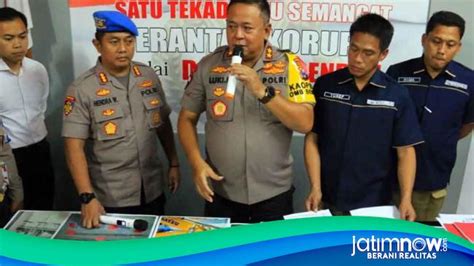 Tersangka Amblesnya Jalan Raya Gubeng Salah Satunya Dirut Pt Nke