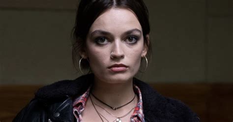 Xem xong phim Sex Education tôi giật mình nhận ra Lời nói vu vơ đôi khi là con dao lưỡi