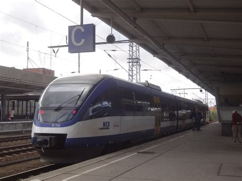 Ein 643 der NEB (VT732) kurz vor der Abfahrt aus Berlin-Lichtenberg ...