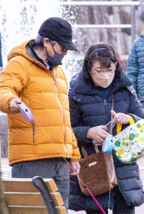 【写真】三浦友和・百恵夫妻がお正月に通う谷保天満宮 “三浦家の活躍”の裏に毎年購入する「多摩だるま」あり｜newsポストセブン