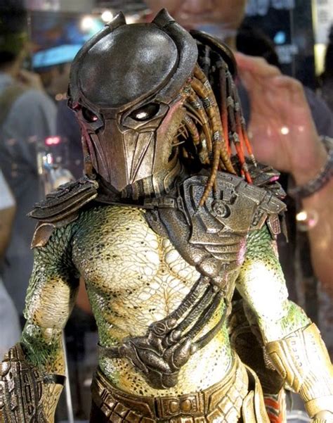 Otaku Toys Falconer Predator Y Royce De Hot Toys