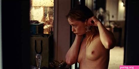 Lily Rose Depp Flashes Her Nude Tits Porn