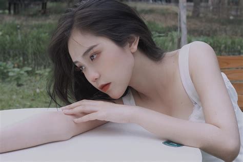 Ngẩn ngơ trước nét đẹp trong veo của hot girl sinh năm 2000 Báo Dân trí