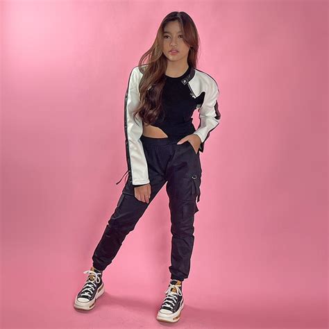 exclusive booking agency  petch wasserman