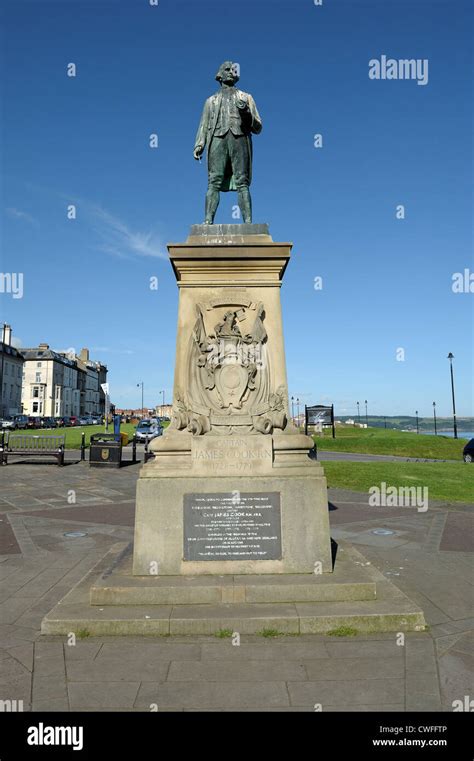 Statue Captain James Cook Whitby Stock Photos And Statue Captain James