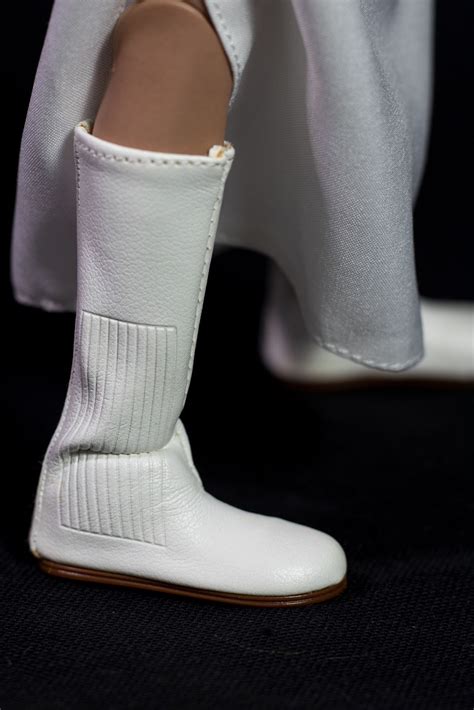 Doons Dungeon Hot Toys Star Wars Princess Leia Figure Review