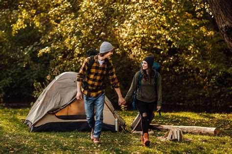 Cu Cortul La Munte O Aventura Autentica In Natura Cum Sa Organizezi Eficient O Vacanta In