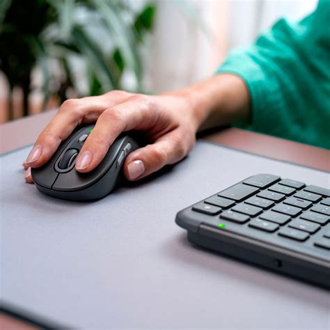 Logitech Mk955 Signature Slim Full Size Wireless Keyboard And Mouse Combo For Windows And Mac