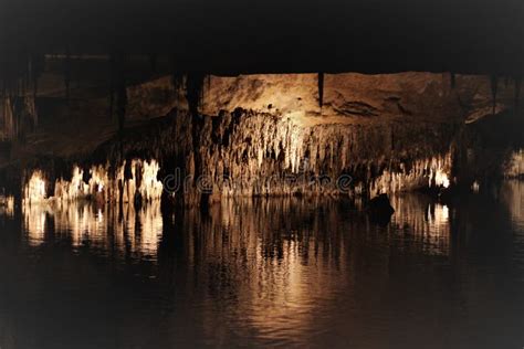 Cueva Subterr Nea Cueva Drach De La Isla De Mallorca Con Tradicional