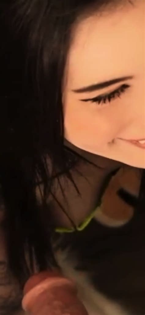 Lau Webcam Dildo Blowjob