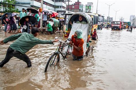 Las Fuertes Lluvias Provocan Inundaciones En Chittagong Bangladesh