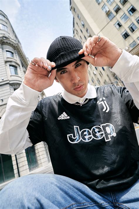 Il Bloke Core Di Anar Fc E Adidas