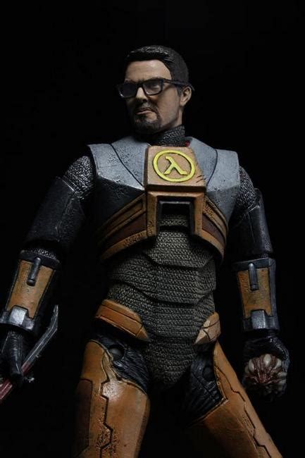 NECA Half-Life Gordon Freeman Figure and Headcrab Plush - The Toyark - News