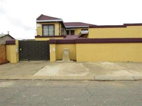 Phomolong Guest House Soweto Soweto Updated Prices 2025