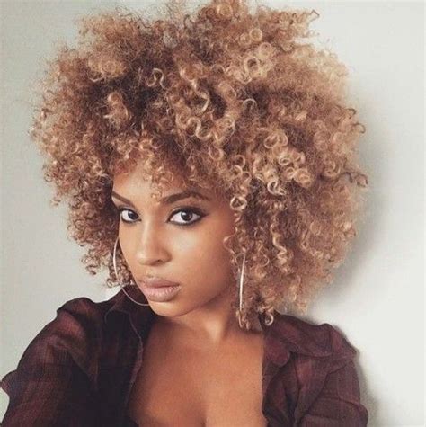 Seductive Honey Blonde Hairstyles To Inspire Your Next Look Hair Styles Curly Hair Styles