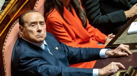 Cos Questa Storia Del Testamento Colombiano Di Berlusconi