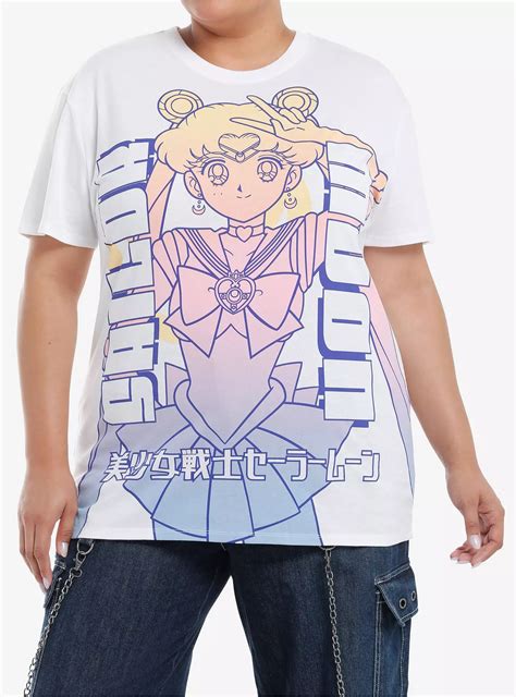 Hot Topic Sailor Moon S Ombre Print Boyfriend T Shirt