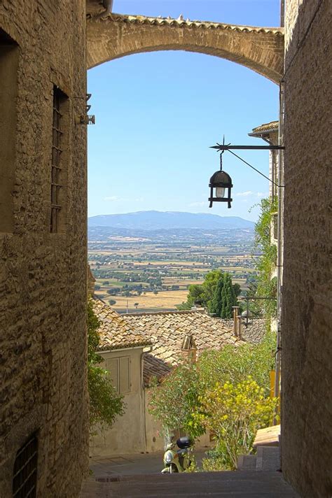 Assisi Italy Street Landscape Summer Umbria Lantern Houses Pikist