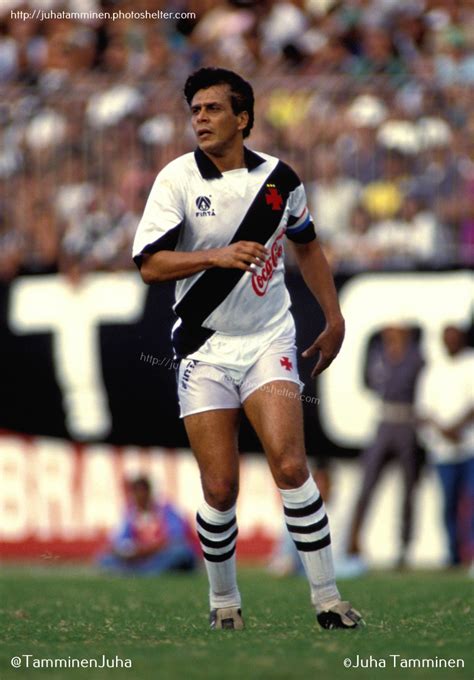 Há 40 anos Dinamite marcava gol 500 na carreira veja SuperVasco