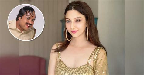 Bhabiji Ghar Par Hai Fame Saumya Tandon Looks Stunning In Blazer Paired