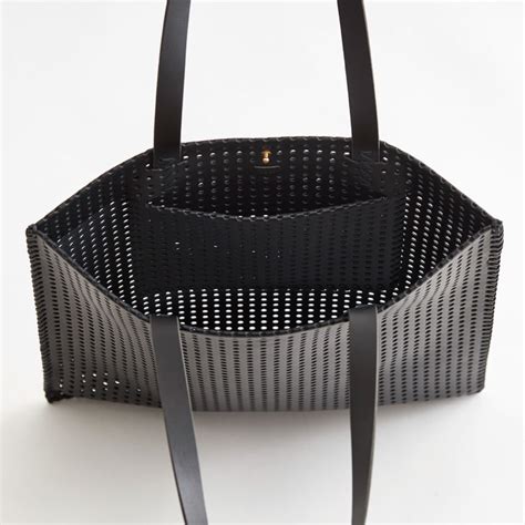 KAGO FLAT BAG L NUDE BLACK I Ro Se