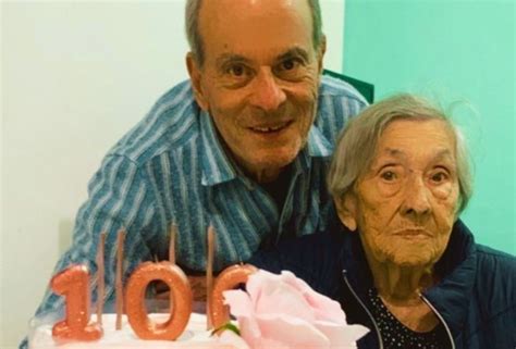 Quem É A Família Do Cantor Ney Matogrosso - Mãe de Ney Matogrosso, que morreu aos 103, cuidou do sítio do filho até ...