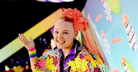 Abc S Dancing With The Stars Taps Nickelodeon Teen Star Jojo Siwa For First Same Sex Dance Couple