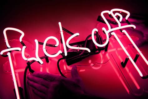 Неоновая надпись FUCK OFF Неоновые изделия