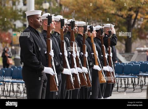 Navy Ceremonial Guard Sailors Full Honors Ceremony At The Us Navy